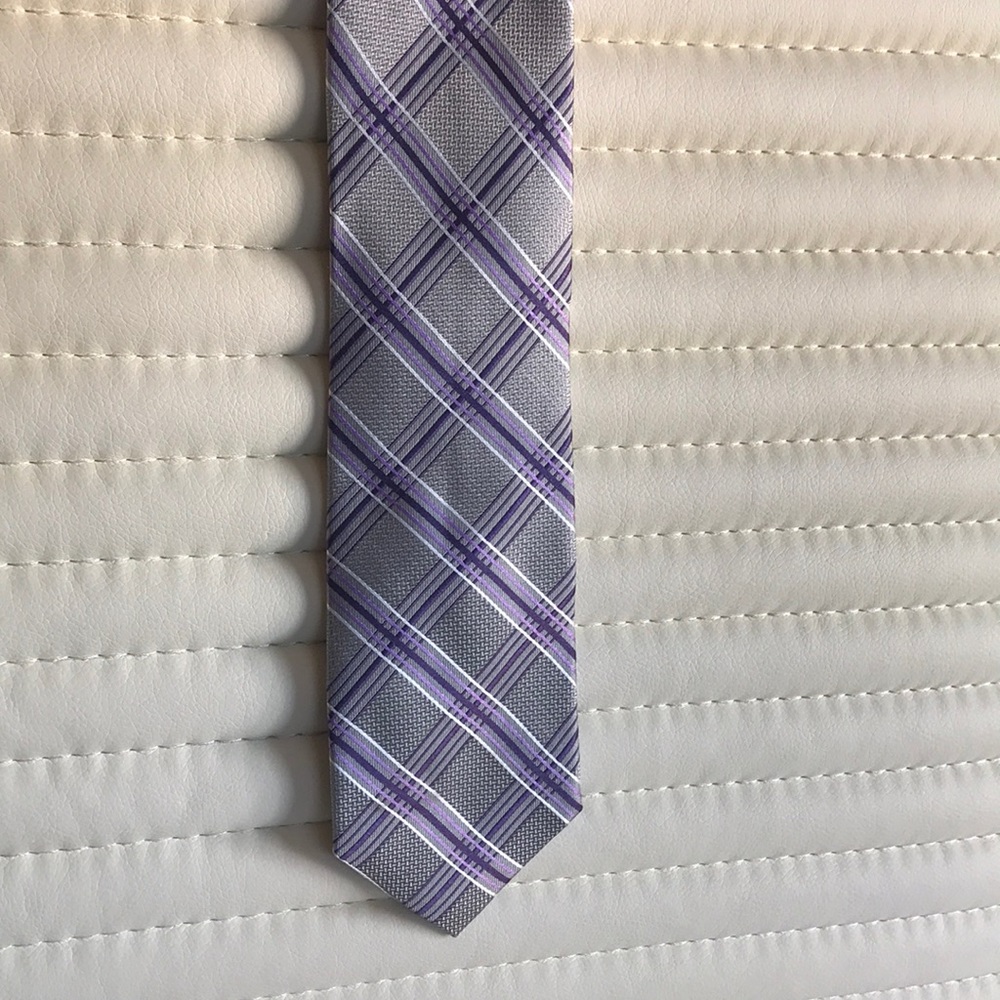 Great condition, regular length, Mens necktie.